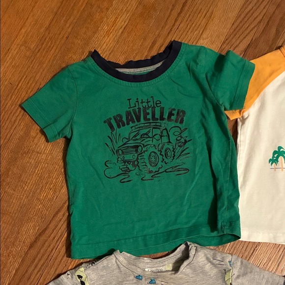 Assorted Kids Shorts and Tees Set - Picture 2 of 16